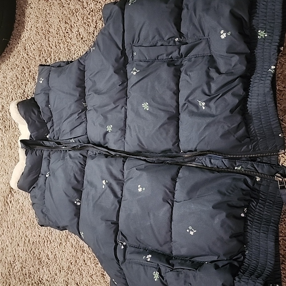 Universal Thread Target puffer vest.